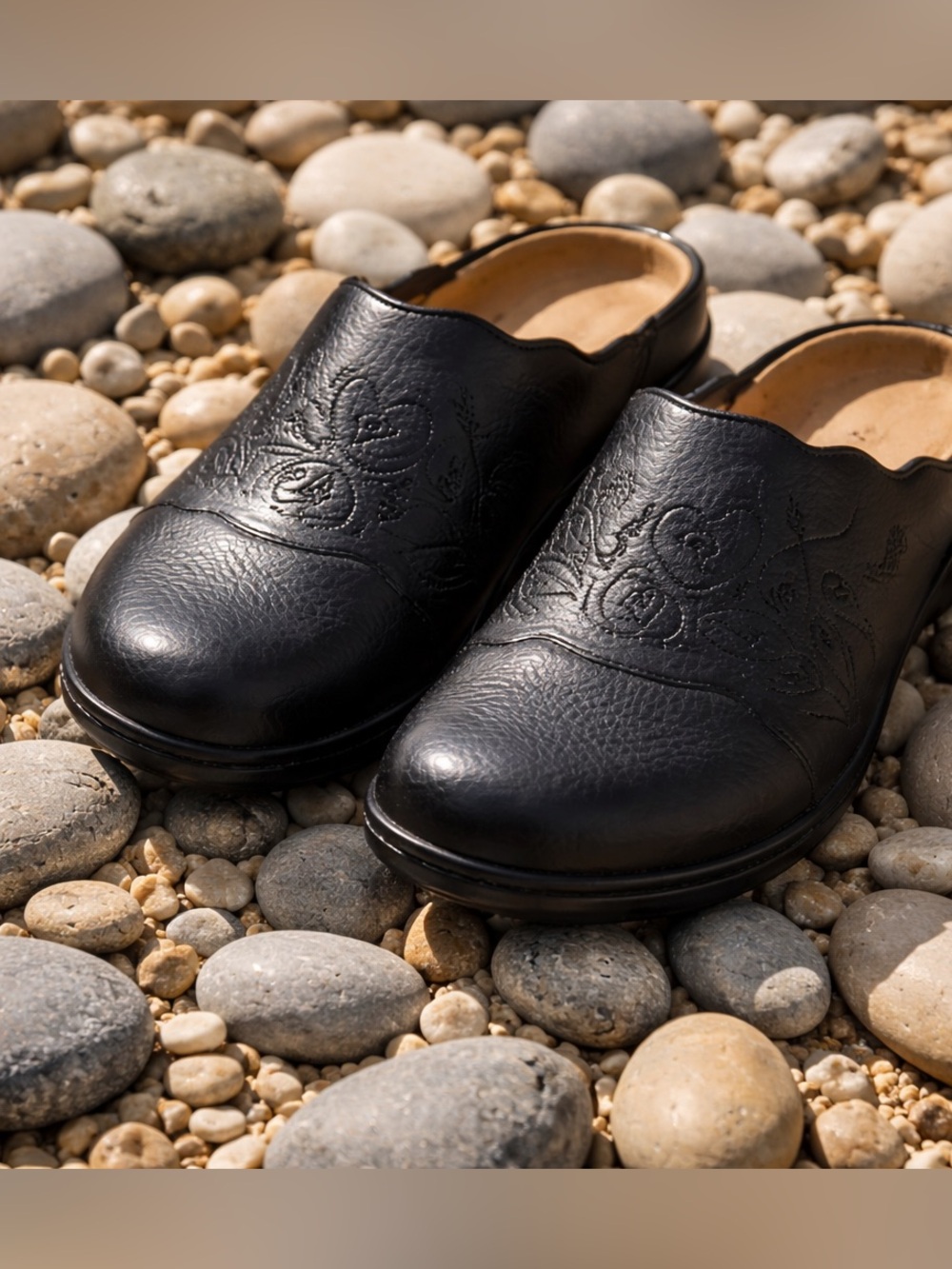 Black leather Aravon Clogs 7.5 B New Without Box - Picture 2 of 6